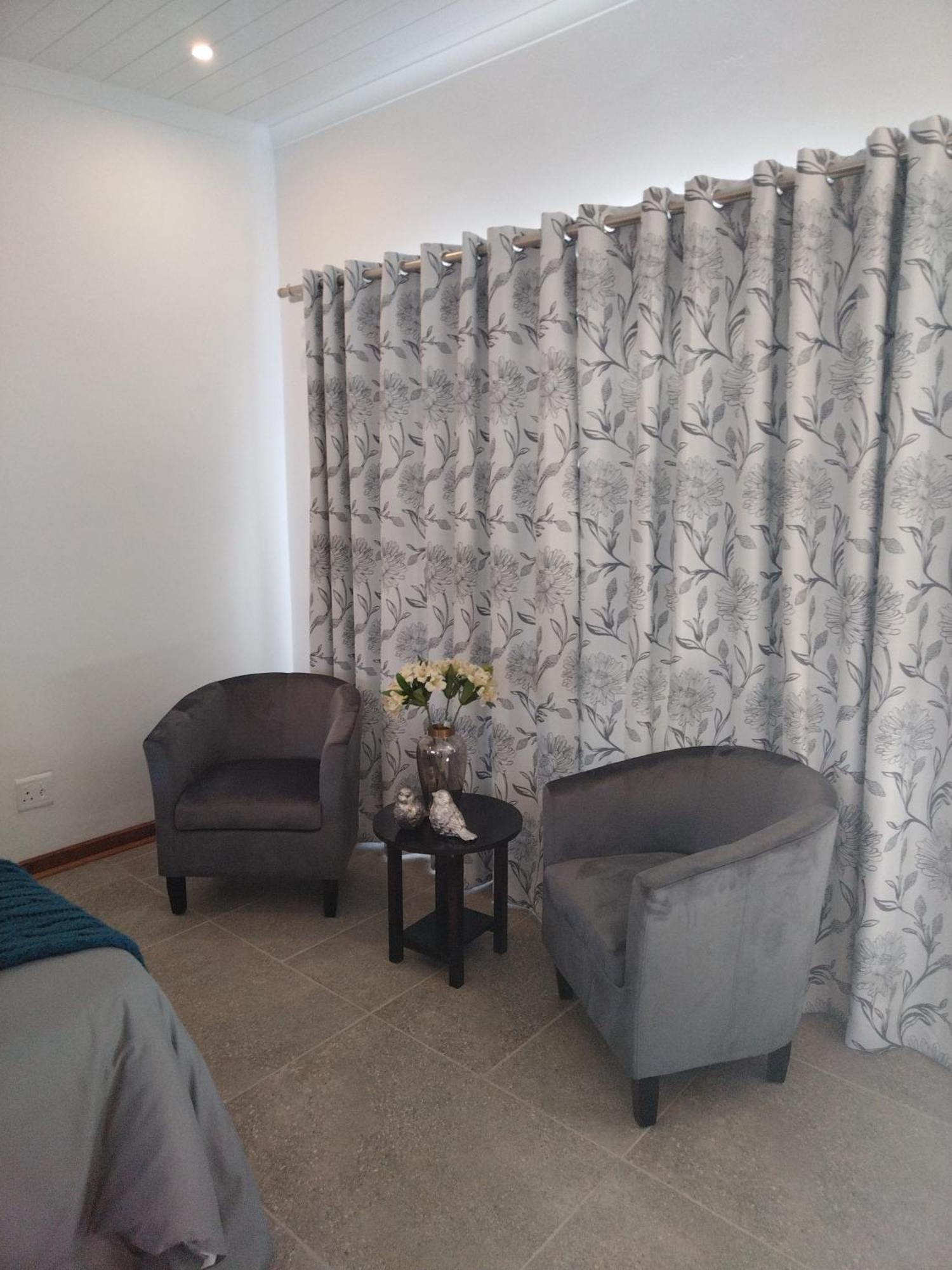 Steytlerville Royal Hotel מראה חיצוני תמונה