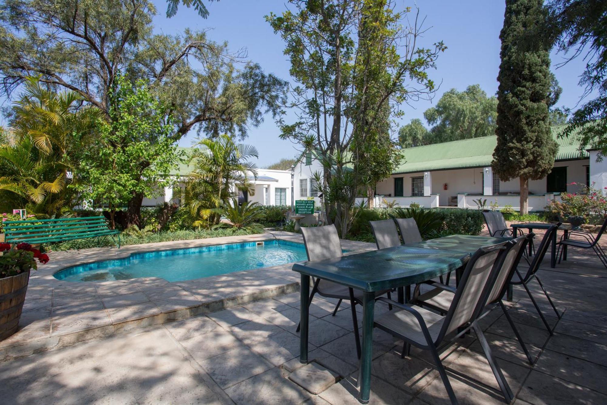 Steytlerville Royal Hotel מראה חיצוני תמונה