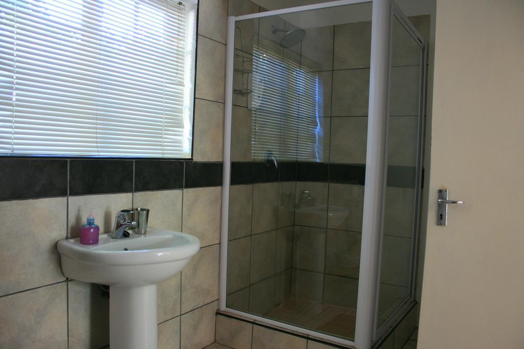 Steytlerville Royal Hotel מראה חיצוני תמונה