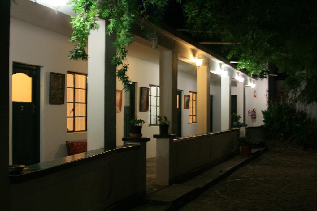 Steytlerville Royal Hotel מראה חיצוני תמונה