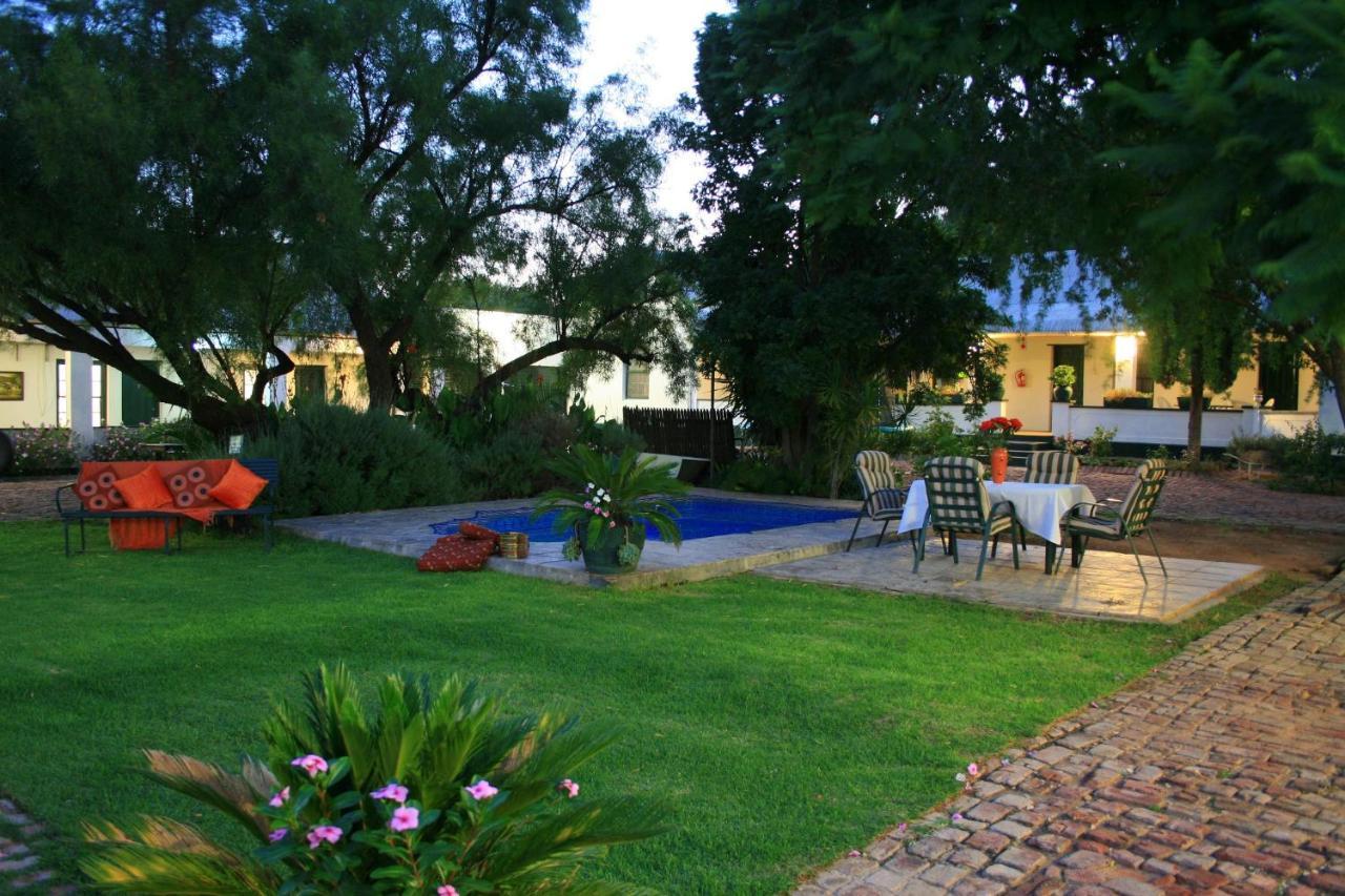 Steytlerville Royal Hotel מראה חיצוני תמונה